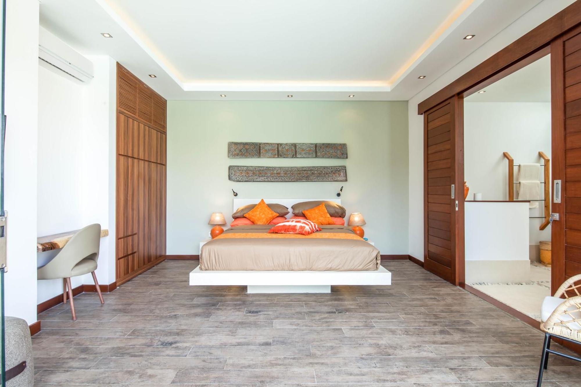 Dreamy 5br Haven, 200m To Berawa's Blissful *
