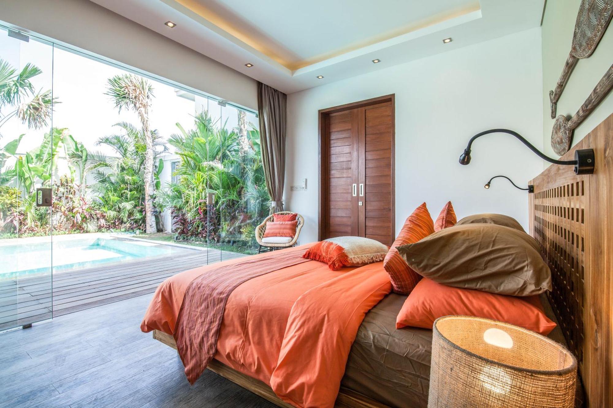 Dreamy 5br Haven, 200m To Berawa's Blissful Villa Canggu (Bali)