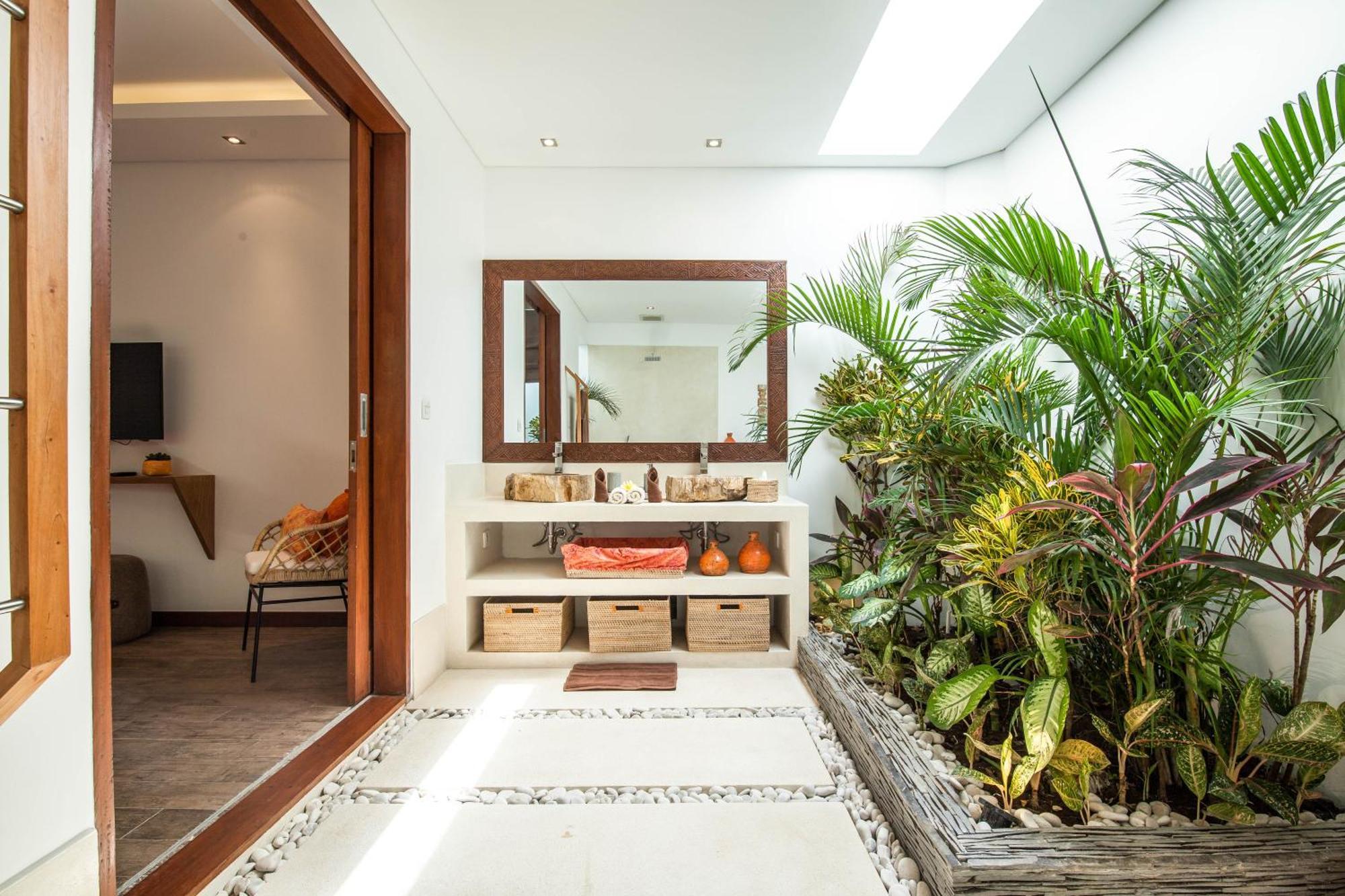 Dreamy 5br Haven, 200m To Berawa's Blissful *