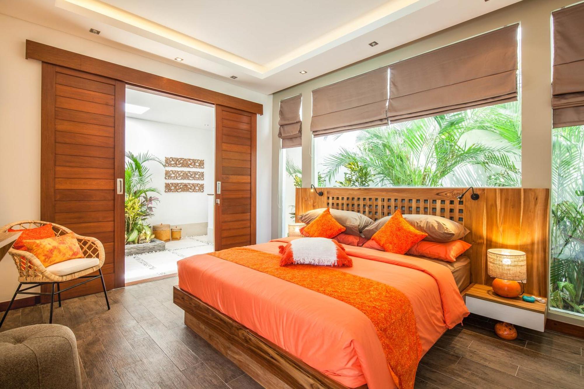 Dreamy 5br Haven, 200m To Berawa's Blissful Villa Canggu (Bali)